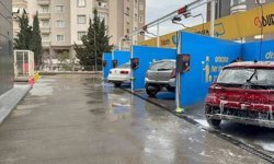 Antalya’da sürücülere sabah şoku! Araçların üzerine çamur yağdı!