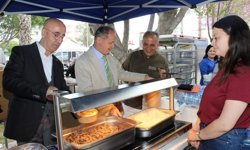 Antalya'nın yarım asırlık okulunda gelenek bozulmadı
