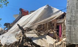 Demre’de evde çökme, ekipler olay yerinde!