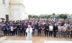 Kahramanmaraş’taki okul saldırısında ölenler için Antalya’da cenaze namazı kılındı