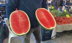 Mersin'de sezonun ilk karpuzu dilimle satışa çıktı