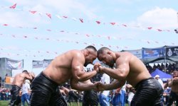 Kepez Yağlı Güreşleri’nde yarı finalistler belli oldu