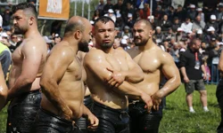 Kepez Yağlı Güreşleri’nde yarı finalistler belli oldu