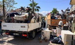 Kepez’de tek evden 20 kamyon çöp çıktı!