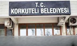 Antalya’da CHP’de şok ayrılık! İki meclis üyesi ihraç edildi!