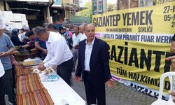 Gazianteplilerden Antalyalılara çiğköfte ve baklava ikramı