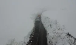 Mersin-İç Anadolu yolu kapandı: 3 metrelik kar ulaşımı kesti