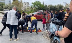 Antalya'da annesini otomobil çarpan minik kız, gözyaşlarıyla babasını bekledi