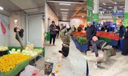 Antalya’da pazarda skandal: Yabancı yayıncının hareketleri tepki çekti