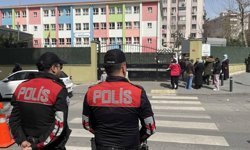 Antalya’da okullarda polis görevde!