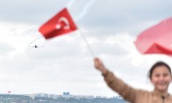 Antalya semalarında 23 Nisan coşkusu: Çocuklar gökyüzüne kilitlendi