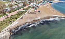 Alanya Sahilinde korkutan görüntü! Siyah tabakanın sırrı çözüldü