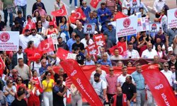 1 Mayıs’ta emekçiler Antalya'da meydanları doldurdu