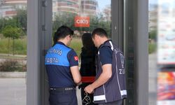 Alanya’da son kullanma tarihi geçmiş tavuk satan zincir market mühürlendi