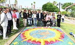 Antalya’da 130 bin çiçekle sanat yarışı: Birincilik akrep figürünün oldu
