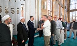 Antalya protokolü bayram namazında bir araya geldi