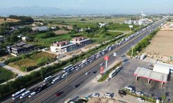 Antalya’da D-400 karayolunda şerit krizi: Levhayı görmeyen kaza ile karşı karşıya