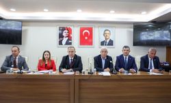 Gökhan Zeybek apar topar Antalya'dan İstanbul'a gitti!