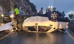 Muğla Menteşe'de kontrolden çıkarak takla atan otomobil ters döndü