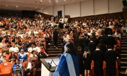 Akdeniz İletişim'de mezuniyet krizi! Rektör yardımcısı ve dekana sırtlarını döndüler