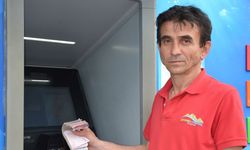 Antalya’da dürüstlük kazandı: ATM’de bulduğu parayı teslim etti