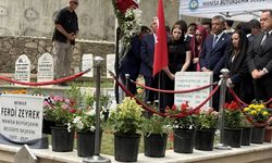 Özel ve Yavaş, Ferdi Zeyrek’i kabri başında andı