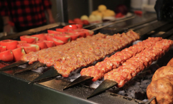Antalya'da skandal! Adana kebap ve kıymada kanatlı eti tespit edildi