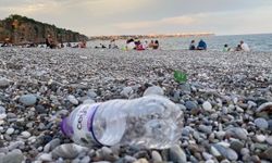 Konyaaltı sahilinde utandıran görüntüler!