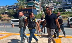Alanya'da sokak ortasında silahlı saldırı: 1 ölü, 3 gözaltı