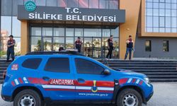 Mersin Silifke Belediyesi'ne şafak operasyonu
