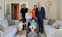 Mesut Kocagöz’den karne hediyesi: Kerim Asaf’ın yüzü güldü
