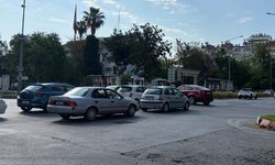 Antalya’da kalbinde trafik ışıkları arızalandı, trafik kitlendi