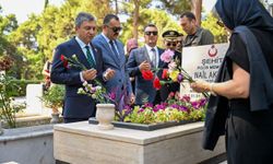 15 Temmuz şehidi Antalya'da kabri başında anıldı