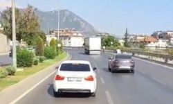 Alanya'da skandal görüntü: İtfaiyeye yol vermeyen sürücü tepki çekti