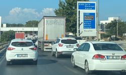 Antalya D-400 Serik yönünde trafik durdu!
