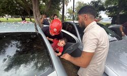 Antalya'da 1 yaşındaki bebek araçta mahsur kaldı!