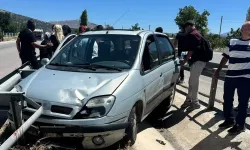 Burdur'da otomobil refüje çıktı: Aynı aileden 6 kişi yaralandı