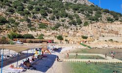 Finike'deki Çağılı Plajı yaz sezonuna hazırlandı