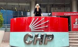 CHP Genel Merkezi'nde çikolata dağıtan Gülşah Alyans, CHP Antalya İl Yönetimi'nde!