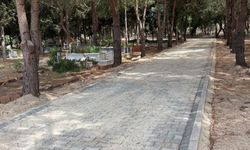 Kumluca'da mezarlıklara bakım