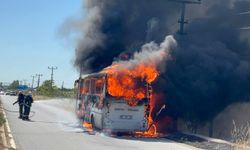 Manavgat'ta yolcu midibüsü alevlere teslim oldu!