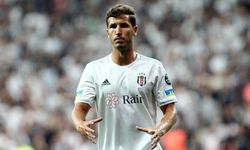 Beşiktaş’tan ayrılan Salih Uçan yuvaya geri dönüyor!