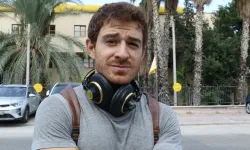 Antalya'da kaldırım işgaline isyan etti: "Tekerlekli sandalyeli olsam oturur ağlardım"