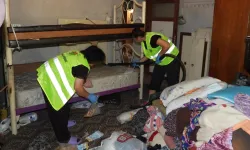 Kepez'de çöp evden 5 kamyon atık çıkartıldı