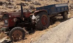 Korkuteli’de TIR’ın çarptığı traktörün sürücüsü hayatını kaybetti
