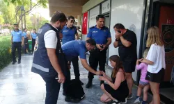 Konyaaltı Sahili'nde çanta çalan hırsız kıskıvrak yakalandı