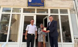 Yıllarca simit sattılar, Antalya’daki evlerini jandarmaya bağışladılar!