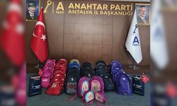Anahtar Parti Antalya’dan ihtiyaç sahibi öğrencilere kırtasiye desteği