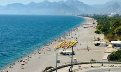 Antalya’da yaz bitmedi! Eylül ayında sahiller doldu taştı