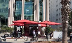 Antalya Eğitim ve Araştırma Hastanesi’nin girişi büfe oldu!